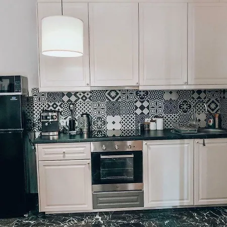 133 Sokratous, Black Marble. * أثينا